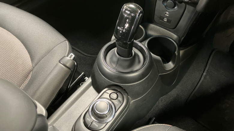 MINI Hatchback 1.5 Cooper Classic 5dr Auto Petrol Hatchback